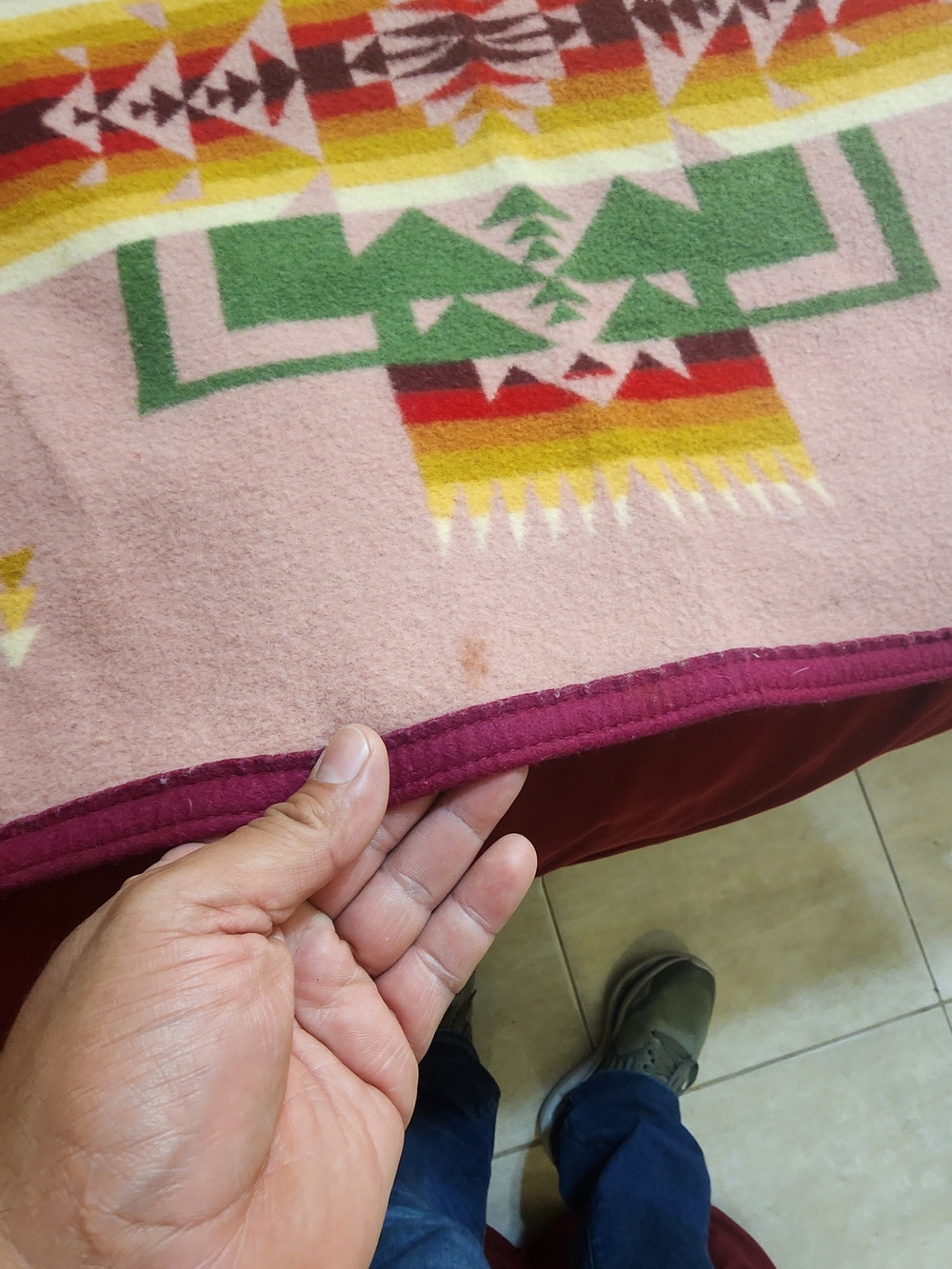 Pendleton Blue and Yellow Beaver State Label on Pink Wool - Picture 4 of 17